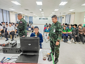 สาขาวิชาการจัดการโลจิสติกส์ จัดอบรมทักษะการควบคุมอากาศยานไร้คนขับ (Drone) มุ่งสร้างบุคลากรโลจิสติกส์ยุคดิจิทัล