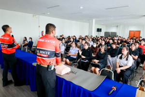 มรภ.เทพสตรี ร่วมรับมอบเครื่อง AED และฝึกทักษะการกู้ชีพพื้นฐาน (CPR) เสริมความพร้อมด้านความปลอดภัยเชิงรุกสู่รั้วมหาวิทยาลัย