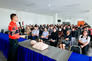 มรภ.เทพสตรี ร่วมรับมอบเครื่อง AED และฝึกทักษะการกู้ชีพพื้นฐาน (CPR) เสริมความพร้อมด้านความปลอดภัยเชิงรุกสู่รั้วมหาวิทยาลัย