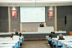 มรภ.เทพสตรี จัดแสดงวิสัยทัศน์และลงคะแนนหยั่งเสียงผู้มีสิทธิเข้ารับการสรรหาเป็นผู้อำนวยการสำนักศิลปะและวัฒนธรรม