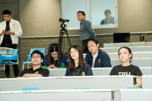 มรภ.เทพสตรี จัดแสดงวิสัยทัศน์และลงคะแนนหยั่งเสียงผู้มีสิทธิเข้ารับการสรรหาเป็นผู้อำนวยการสำนักศิลปะและวัฒนธรรม