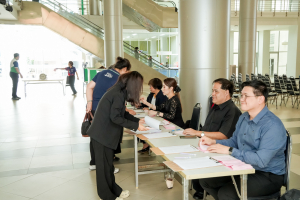 มรภ.เทพสตรี จัดแสดงวิสัยทัศน์และลงคะแนนหยั่งเสียงผู้มีสิทธิเข้ารับการสรรหาเป็นผู้อำนวยการสำนักศิลปะและวัฒนธรรม