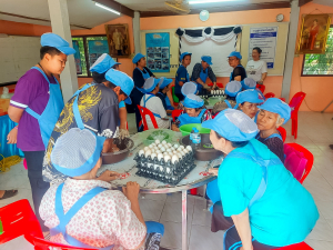 ศูนย์ส่งเสริมการจัดการศึกษาตามพระบรมราโชบาย น้อมนำศาสตร์พระราชาลงพื้นที่สิงห์บุรี จัดอบรมไข่เค็มใบเตยดินสอพอง เสริมสร้างอาชีพและเศรษฐกิจฐานรากอย่างยั่งยืน