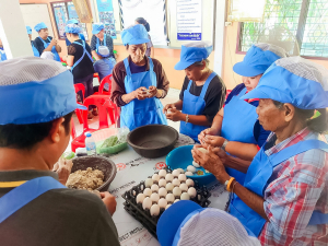 ศูนย์ส่งเสริมการจัดการศึกษาตามพระบรมราโชบาย น้อมนำศาสตร์พระราชาลงพื้นที่สิงห์บุรี จัดอบรมไข่เค็มใบเตยดินสอพอง เสริมสร้างอาชีพและเศรษฐกิจฐานรากอย่างยั่งยืน