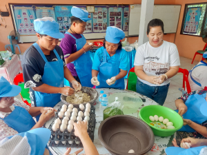 ศูนย์ส่งเสริมการจัดการศึกษาตามพระบรมราโชบาย น้อมนำศาสตร์พระราชาลงพื้นที่สิงห์บุรี จัดอบรมไข่เค็มใบเตยดินสอพอง เสริมสร้างอาชีพและเศรษฐกิจฐานรากอย่างยั่งยืน