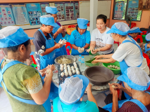 ศูนย์ส่งเสริมการจัดการศึกษาตามพระบรมราโชบาย น้อมนำศาสตร์พระราชาลงพื้นที่สิงห์บุรี จัดอบรมไข่เค็มใบเตยดินสอพอง เสริมสร้างอาชีพและเศรษฐกิจฐานรากอย่างยั่งยืน