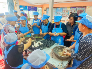 ศูนย์ส่งเสริมการจัดการศึกษาตามพระบรมราโชบาย น้อมนำศาสตร์พระราชาลงพื้นที่สิงห์บุรี จัดอบรมไข่เค็มใบเตยดินสอพอง เสริมสร้างอาชีพและเศรษฐกิจฐานรากอย่างยั่งยืน