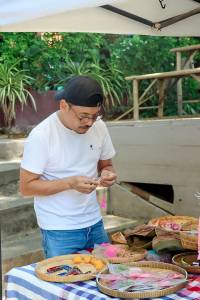 คณะมนุษยศาสตร์ฯ รุกกระตุ้นเศรษฐกิจสร้างสรรค์ จัดอบรมพัฒนาทักษะ นักเล่าเรื่องและนักออกแบบหัตถศิลป์ริมน้ำ ณ ตลาดต้าน้ำโบราณบ้านต้นตาล