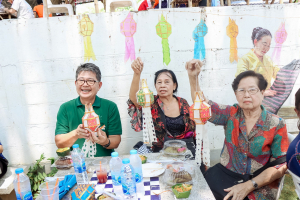 คณะมนุษยศาสตร์ฯ รุกกระตุ้นเศรษฐกิจสร้างสรรค์ จัดอบรมพัฒนาทักษะ นักเล่าเรื่องและนักออกแบบหัตถศิลป์ริมน้ำ ณ ตลาดต้าน้ำโบราณบ้านต้นตาล