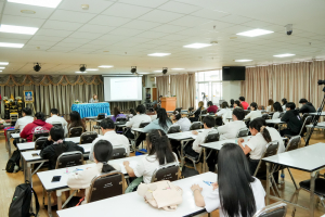 คณะเทคโนโลยีสารสนเทศ ติวเข้มสมรรถนะภาษาอังกฤษนักศึกษาปี 4 มุ่งยกระดับทักษะตามมาตรฐาน CEFR เพิ่มโอกาสสู่ตลาดงานสากล