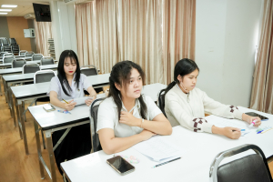 คณะเทคโนโลยีสารสนเทศ ติวเข้มสมรรถนะภาษาอังกฤษนักศึกษาปี 4 มุ่งยกระดับทักษะตามมาตรฐาน CEFR เพิ่มโอกาสสู่ตลาดงานสากล