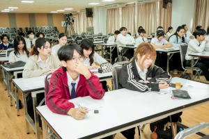 คณะเทคโนโลยีสารสนเทศ ติวเข้มสมรรถนะภาษาอังกฤษนักศึกษาปี 4 มุ่งยกระดับทักษะตามมาตรฐาน CEFR เพิ่มโอกาสสู่ตลาดงานสากล