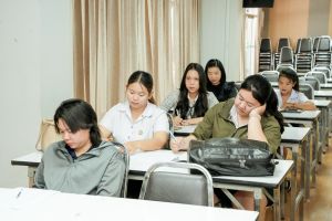 คณะเทคโนโลยีสารสนเทศ ติวเข้มสมรรถนะภาษาอังกฤษนักศึกษาปี 4 มุ่งยกระดับทักษะตามมาตรฐาน CEFR เพิ่มโอกาสสู่ตลาดงานสากล