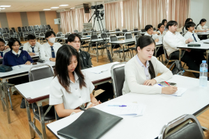 คณะเทคโนโลยีสารสนเทศ ติวเข้มสมรรถนะภาษาอังกฤษนักศึกษาปี 4 มุ่งยกระดับทักษะตามมาตรฐาน CEFR เพิ่มโอกาสสู่ตลาดงานสากล