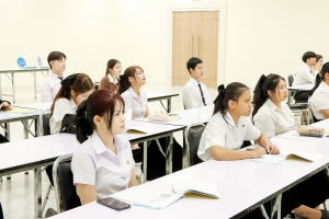 สาขาวิชาภาษาไทย คณะมนุษยศาสตร์ฯ ผนึกกำลังภาคีเครือข่าย จัดอบรมประชันกลอนสด วรรณศิลป์เทพสตรี มุ่งสืบสานและพัฒนานวัตกรรมการประพันธ์