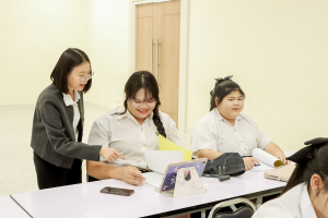 สาขาวิชาภาษาไทย คณะมนุษยศาสตร์ฯ ผนึกกำลังภาคีเครือข่าย จัดอบรมประชันกลอนสด วรรณศิลป์เทพสตรี มุ่งสืบสานและพัฒนานวัตกรรมการประพันธ์