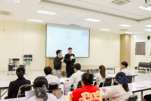 สาขาวิชาภาษาไทย คณะมนุษยศาสตร์ฯ ผนึกกำลังภาคีเครือข่าย จัดอบรมประชันกลอนสด วรรณศิลป์เทพสตรี มุ่งสืบสานและพัฒนานวัตกรรมการประพันธ์