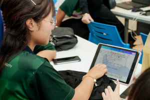 คณะเทคโนโลยีสารสนเทศ จัดโครงการพัฒนาทักษะภาษาอังกฤษ พูดให้ปัง ฟังให้เป็น เตรียมความพร้อมนักศึกษาสู่ยุคดิจิทัล