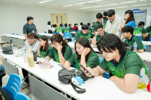 คณะเทคโนโลยีสารสนเทศ จัดโครงการพัฒนาทักษะภาษาอังกฤษ พูดให้ปัง ฟังให้เป็น เตรียมความพร้อมนักศึกษาสู่ยุคดิจิทัล