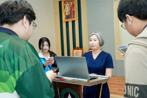 คณะเทคโนโลยีสารสนเทศ จัดโครงการพัฒนาทักษะภาษาอังกฤษ พูดให้ปัง ฟังให้เป็น เตรียมความพร้อมนักศึกษาสู่ยุคดิจิทัล