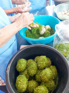 ศูนย์ส่งเสริมการจัดการศึกษาตามพระบรมราโชบาย มรภ.เทพสตรี ขยายผลศาสตร์พระราชา ลงพื้นที่ ต.โพสังโฆ จัดอบรมการทำไข่เค็มใบเตยดินสอพอง เสริมสร้างรายได้ยั่งยืน