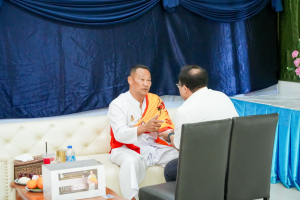 มรภ.เทพสตรี ผนึกกำลัง อาจารย์แห้ว จัดดูดวงการกุศล ยอดบริจาคพุ่งกว่า 2 แสนบาท! หนุ่ม กะลา - จ๊ะโอ๋ ร่วมปันน้ำใจมอบทุนการศึกษา 1 แสนบาท