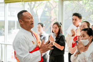 มรภ.เทพสตรี ผนึกกำลัง อาจารย์แห้ว จัดดูดวงการกุศล ยอดบริจาคพุ่งกว่า 2 แสนบาท! หนุ่ม กะลา - จ๊ะโอ๋ ร่วมปันน้ำใจมอบทุนการศึกษา 1 แสนบาท