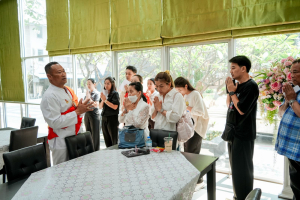 มรภ.เทพสตรี ผนึกกำลัง อาจารย์แห้ว จัดดูดวงการกุศล ยอดบริจาคพุ่งกว่า 2 แสนบาท! หนุ่ม กะลา - จ๊ะโอ๋ ร่วมปันน้ำใจมอบทุนการศึกษา 1 แสนบาท