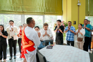 มรภ.เทพสตรี ผนึกกำลัง อาจารย์แห้ว จัดดูดวงการกุศล ยอดบริจาคพุ่งกว่า 2 แสนบาท! หนุ่ม กะลา - จ๊ะโอ๋ ร่วมปันน้ำใจมอบทุนการศึกษา 1 แสนบาท