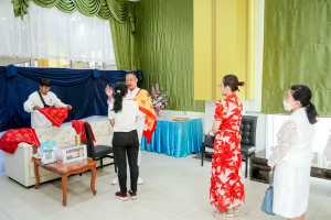 มรภ.เทพสตรี ผนึกกำลัง อาจารย์แห้ว จัดดูดวงการกุศล ยอดบริจาคพุ่งกว่า 2 แสนบาท! หนุ่ม กะลา - จ๊ะโอ๋ ร่วมปันน้ำใจมอบทุนการศึกษา 1 แสนบาท