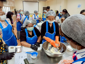 คณะวิทยาศาสตร์ฯ ขยายผลงานวิจัยสู่ชุมชน จัดอบรมแปรรูปสินค้าเกษตรปลอดภัย ชูเมนู ปลาส้มเสริมข้าวแดง และปลาส้มฟักเสริมข้าวแดง ยกระดับเศรษฐกิจฐานราก