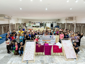 คณะมนุษยศาสตร์ฯ จัดอบรมการสร้างสรรค์ผ้าบาติกและผ้ามัดย้อม เสริมสร้างสุขภาวะและศักยภาพผู้สูงอายุอย่างยั่งยืน