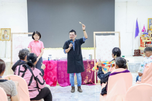 คณะมนุษยศาสตร์ฯ จัดอบรมการสร้างสรรค์ผ้าบาติกและผ้ามัดย้อม เสริมสร้างสุขภาวะและศักยภาพผู้สูงอายุอย่างยั่งยืน