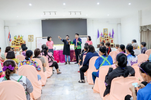 คณะมนุษยศาสตร์ฯ จัดอบรมการสร้างสรรค์ผ้าบาติกและผ้ามัดย้อม เสริมสร้างสุขภาวะและศักยภาพผู้สูงอายุอย่างยั่งยืน