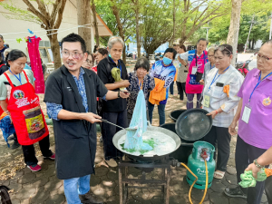 คณะมนุษยศาสตร์ฯ จัดอบรมการสร้างสรรค์ผ้าบาติกและผ้ามัดย้อม เสริมสร้างสุขภาวะและศักยภาพผู้สูงอายุอย่างยั่งยืน