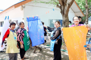 คณะมนุษยศาสตร์ฯ จัดอบรมการสร้างสรรค์ผ้าบาติกและผ้ามัดย้อม เสริมสร้างสุขภาวะและศักยภาพผู้สูงอายุอย่างยั่งยืน