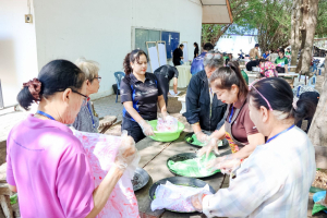 คณะมนุษยศาสตร์ฯ จัดอบรมการสร้างสรรค์ผ้าบาติกและผ้ามัดย้อม เสริมสร้างสุขภาวะและศักยภาพผู้สูงอายุอย่างยั่งยืน
