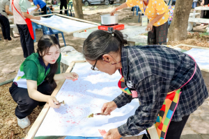 คณะมนุษยศาสตร์ฯ จัดอบรมการสร้างสรรค์ผ้าบาติกและผ้ามัดย้อม เสริมสร้างสุขภาวะและศักยภาพผู้สูงอายุอย่างยั่งยืน