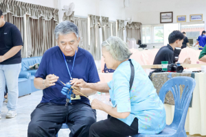 คณะมนุษยศาสตร์ฯ จัดอบรมการสร้างสรรค์ผ้าบาติกและผ้ามัดย้อม เสริมสร้างสุขภาวะและศักยภาพผู้สูงอายุอย่างยั่งยืน