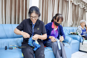 คณะมนุษยศาสตร์ฯ จัดอบรมการสร้างสรรค์ผ้าบาติกและผ้ามัดย้อม เสริมสร้างสุขภาวะและศักยภาพผู้สูงอายุอย่างยั่งยืน