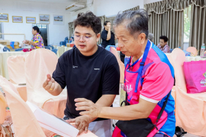 คณะมนุษยศาสตร์ฯ จัดอบรมการสร้างสรรค์ผ้าบาติกและผ้ามัดย้อม เสริมสร้างสุขภาวะและศักยภาพผู้สูงอายุอย่างยั่งยืน