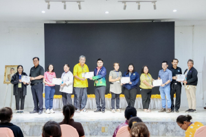 คณะมนุษยศาสตร์ฯ จัดอบรมการสร้างสรรค์ผ้าบาติกและผ้ามัดย้อม เสริมสร้างสุขภาวะและศักยภาพผู้สูงอายุอย่างยั่งยืน