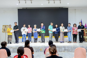 คณะมนุษยศาสตร์ฯ จัดอบรมการสร้างสรรค์ผ้าบาติกและผ้ามัดย้อม เสริมสร้างสุขภาวะและศักยภาพผู้สูงอายุอย่างยั่งยืน