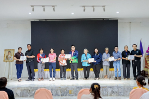 คณะมนุษยศาสตร์ฯ จัดอบรมการสร้างสรรค์ผ้าบาติกและผ้ามัดย้อม เสริมสร้างสุขภาวะและศักยภาพผู้สูงอายุอย่างยั่งยืน