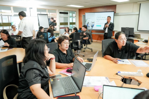 คณะเทคโนโลยีสารสนเทศ จัดอบรม AI ช่วยครู เสริมทักษะการสร้างสื่อและบริหารห้องเรียนยุคดิจิทัลแก่บุคลากรทางการศึกษาในจังหวัดลพบุรี