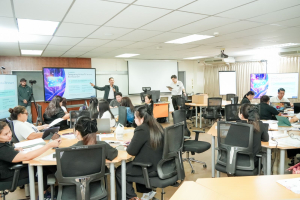 คณะเทคโนโลยีสารสนเทศ จัดอบรม AI ช่วยครู เสริมทักษะการสร้างสื่อและบริหารห้องเรียนยุคดิจิทัลแก่บุคลากรทางการศึกษาในจังหวัดลพบุรี