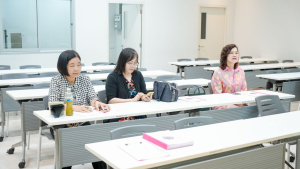 คกก.ส่งเสริมกิจการมหาวิทยาลัย จัดอบรมพื้นฐานการร้องเพลง มุ่งพัฒนาทักษะการใช้เสียงอย่างมืออาชีพ พร้อมระดมทุนสนับสนุนการศึกษา