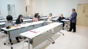 คกก.ส่งเสริมกิจการมหาวิทยาลัย จัดอบรมพื้นฐานการร้องเพลง มุ่งพัฒนาทักษะการใช้เสียงอย่างมืออาชีพ พร้อมระดมทุนสนับสนุนการศึกษา