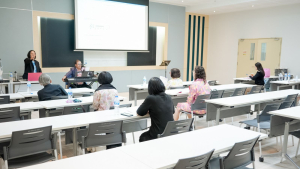 คกก.ส่งเสริมกิจการมหาวิทยาลัย จัดอบรมพื้นฐานการร้องเพลง มุ่งพัฒนาทักษะการใช้เสียงอย่างมืออาชีพ พร้อมระดมทุนสนับสนุนการศึกษา