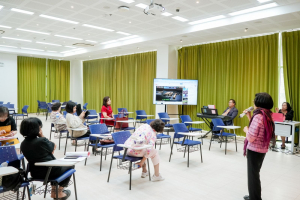 คกก.ส่งเสริมกิจการมหาวิทยาลัย จัดอบรมพื้นฐานการร้องเพลง มุ่งพัฒนาทักษะการใช้เสียงอย่างมืออาชีพ พร้อมระดมทุนสนับสนุนการศึกษา